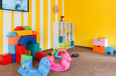 Детская комната и площадка